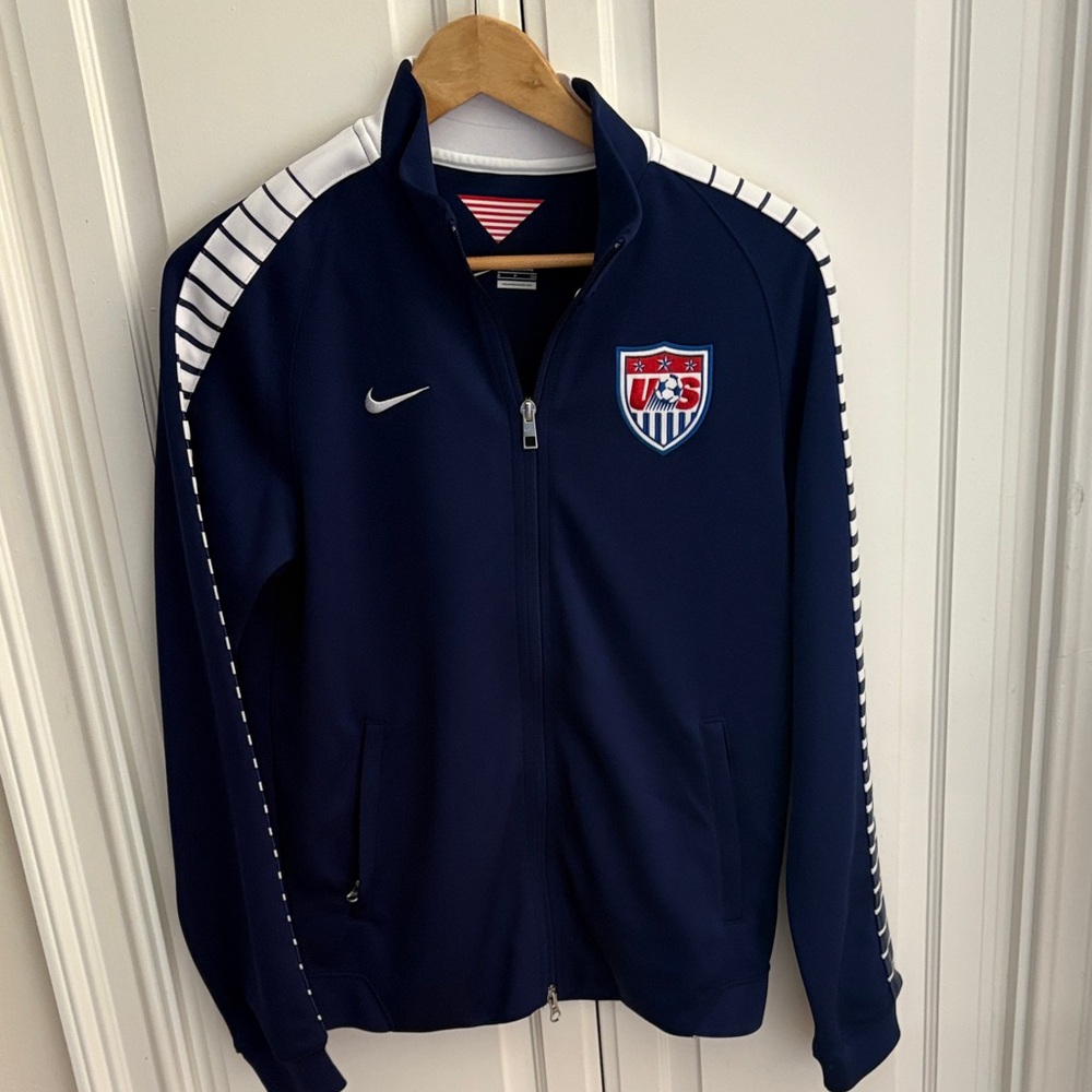 Nike Navy and White USA Soccer Team Jacket Men’s size Small NWOT